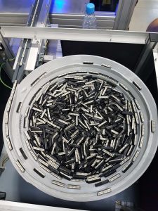 Feeder system in housing